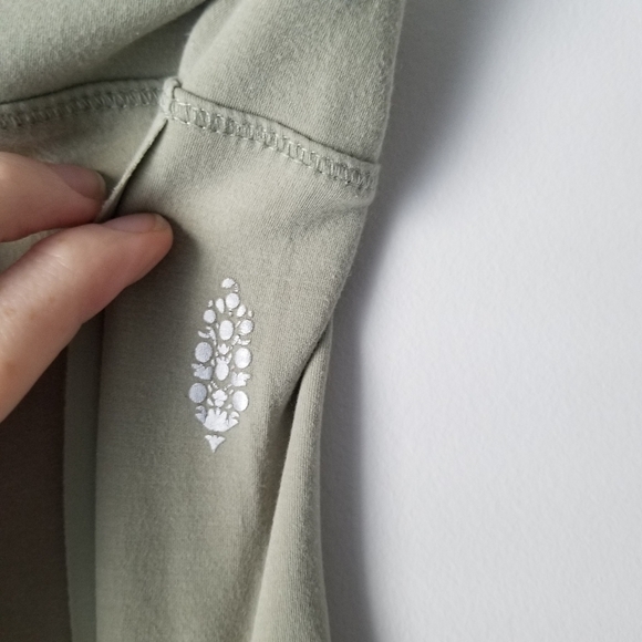 FP Movement by Free People Green Stretch Turnout Movement Legging Size S/P - Picture 6 of 11